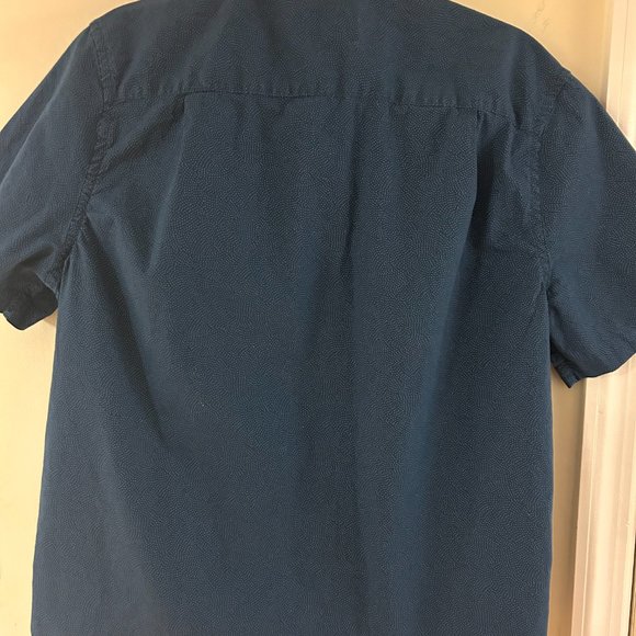 St. John's Bay Button Down Short Sleeve Men’s Shirt - Picture 4 of 5